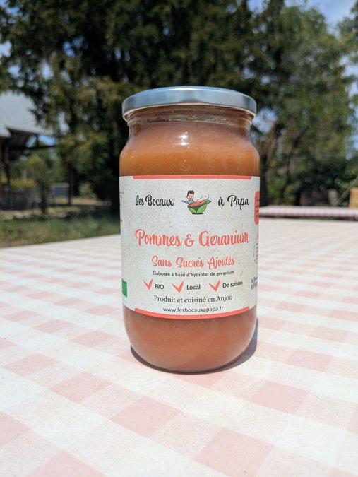 Compote Pommes & Géranium Rosat (800g) - Création Florale Raffinée